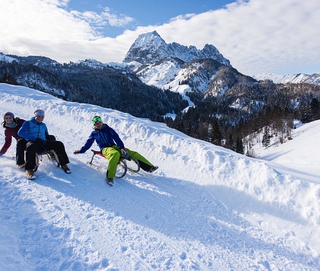 rodeln-in-der-region-st.-johann-in-tirol-vor-dem-wilden-kaiser©gerdlfranz