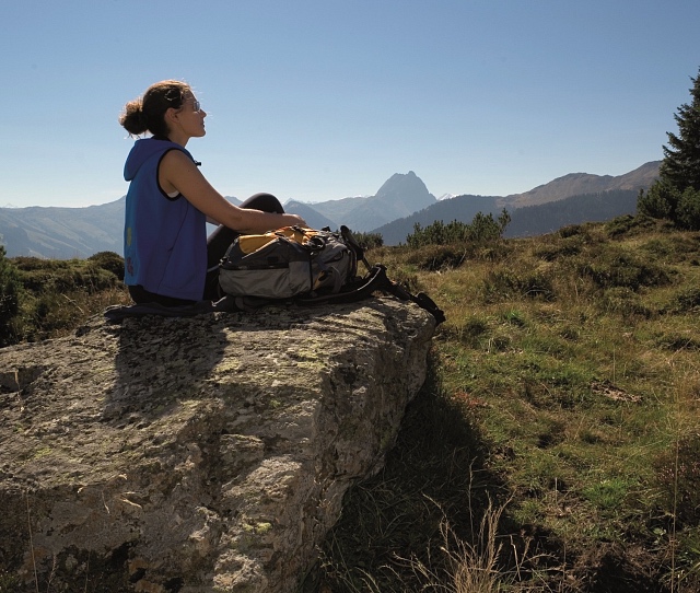 wanderin-macht-pause-im-brixental©niederstrasseralbin