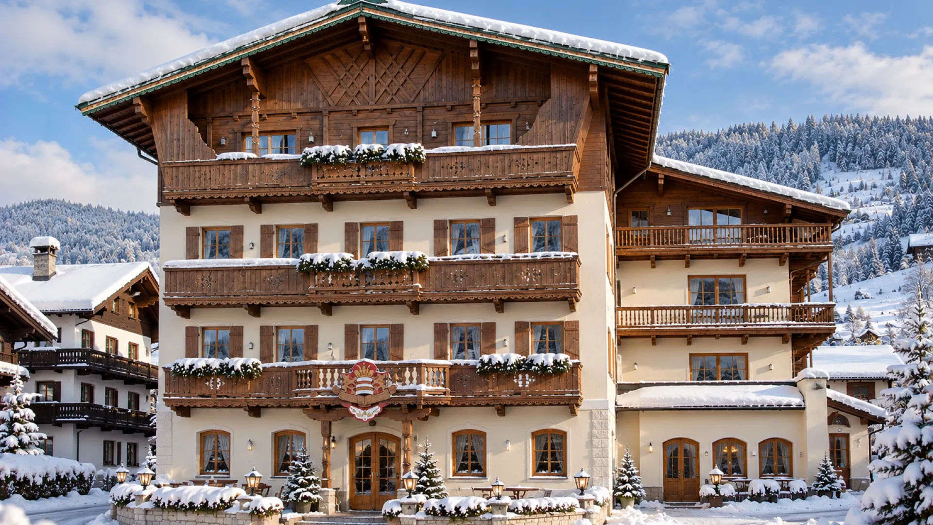 Winteransicht des Brauwirt-Hauses mit schneebedecktem Gelände